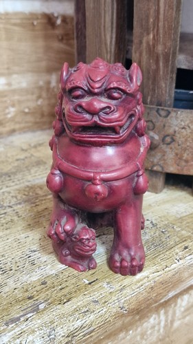 Vintage red resin chinese - red,