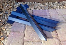 Railway sleeper bracket - x,