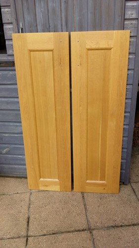 Pair solid light oak shaker - light,