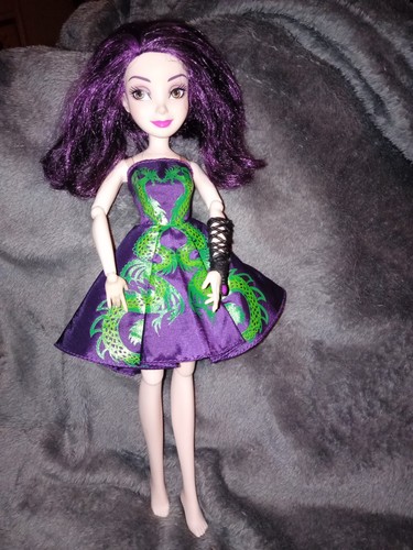 Disney descendants doll - disney,