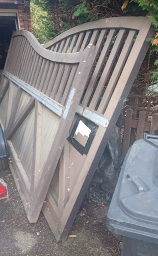 Driveway gates massive yard - gates,