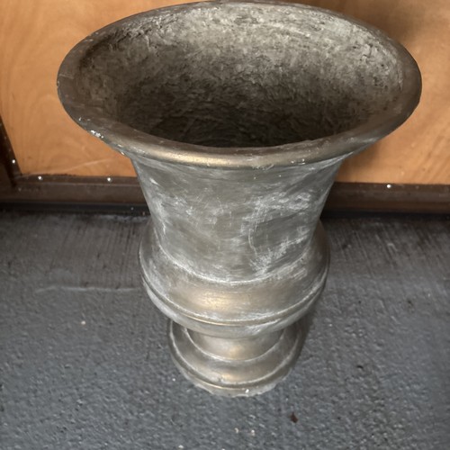 Resin stone effect urn - effect,