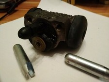 REAR WHEEL CYLINDER RIGHT LEFT