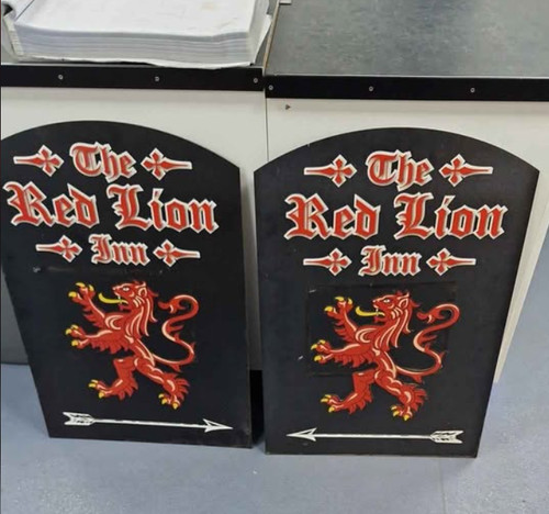 The red lion inn pub - the,
