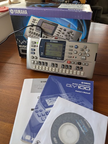 Yamaha qy100 music sequencer - music,