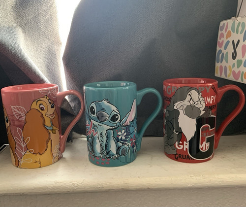 Disney set character - set,