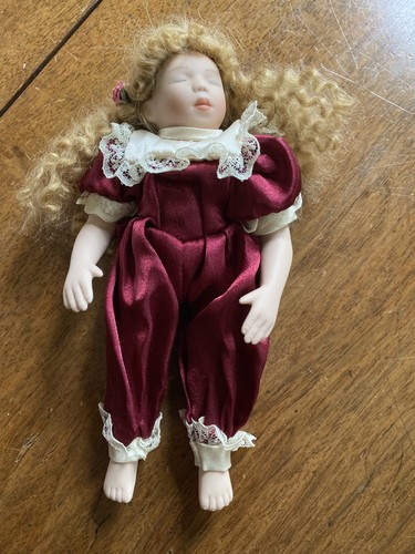 Collector porcelain sleeping - porcelain,