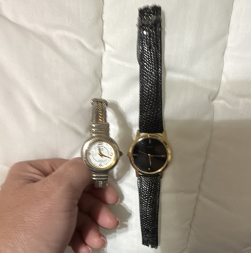 Women lot quartz analog - lot, 2