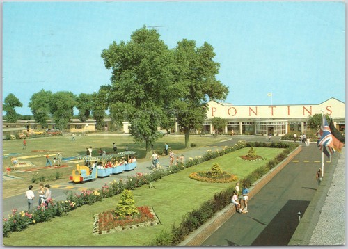 Lowestoft vintage postcard - lowestoft,