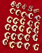 30 x GENUINE MIXED BRITISH ARMY GUARDS REGIMENTS LETTER BADGES (AUC)