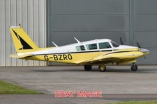 PHOTO  AEROPLANE PIPER PA30