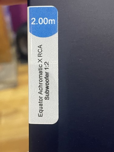 Atlas equator achromatic - equator, x