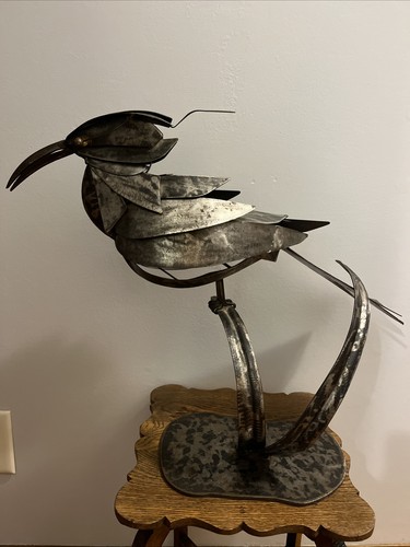 Brutalist style bird - style,