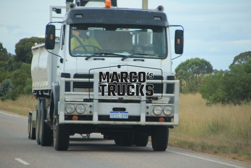 Truck photo iveco - truck,