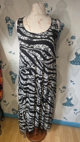 Pretty black white side slit - black,