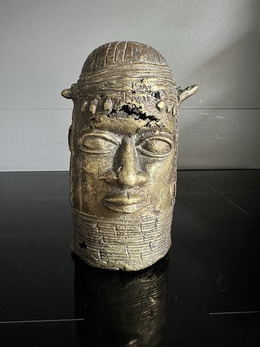 Antique very old benin - /,