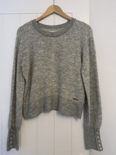 Abercrombie & Fitch grey