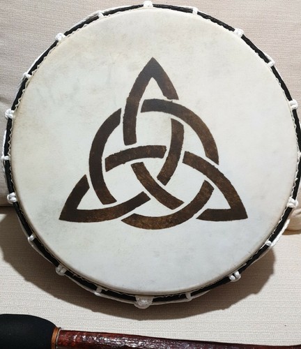 Triquetra design stencilled - design,