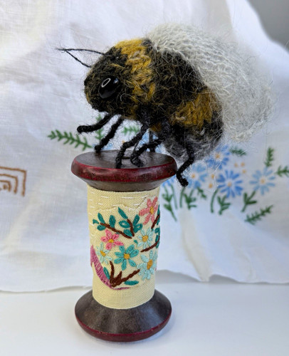 Knitted bee vintage - bee, a