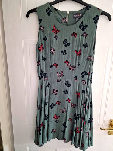 Apricot green butterfly print - green,
