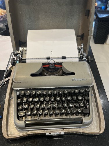Vintage olympia sm3 portable - olympia,