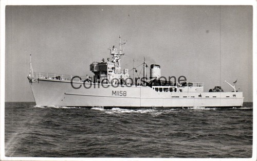 Royal navy minesweeper - royal, hms
