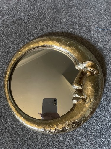 Gold moon face wall - gold,