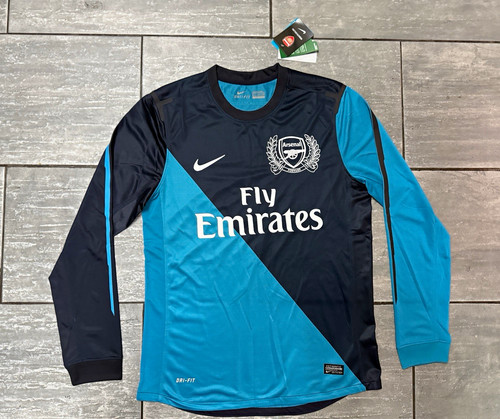 Arsenal 2011 2012 away - arsenal,