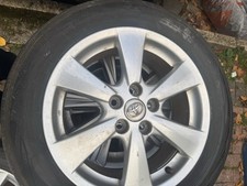 Alloy Wheels With Dunlop Tyres 215/60R17