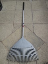 Spear & Jackson Leaf Rake, Neverbend Plastic with Tubular Steel Shaft