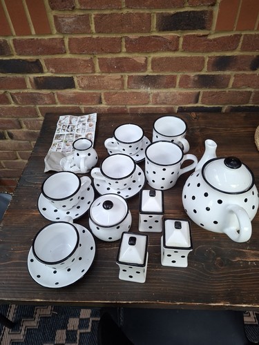 City cottage mugs teacups - city,