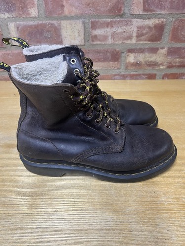 Martens boots size 5 - dr.,