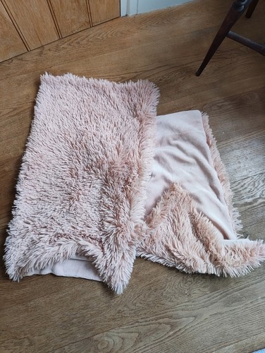 Pair blush pink - of,