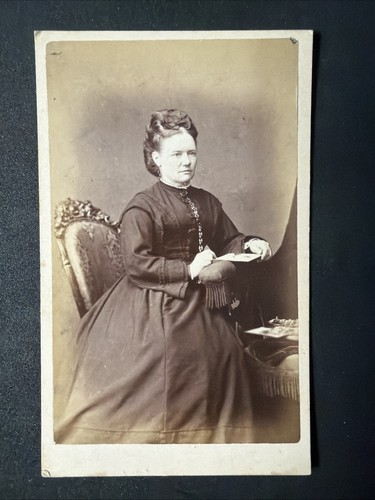 Cdv lady mourning pip - cdv,