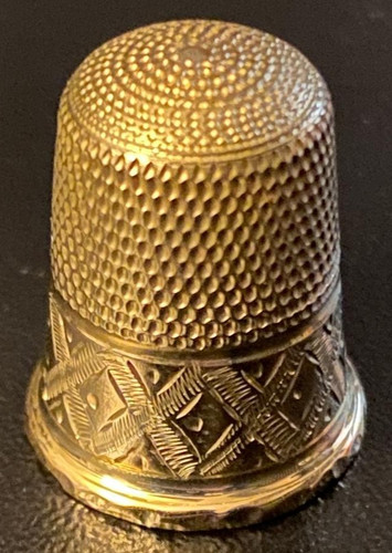 9ct gold thimble - 4.47g,, nice