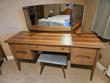 Beautiful 1960s Retro Youngers