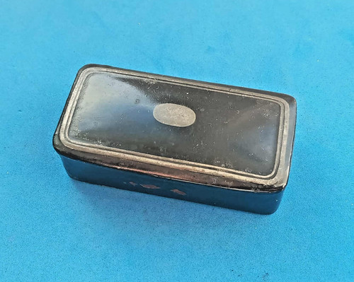 Antique 18th black - 18th, lacquered