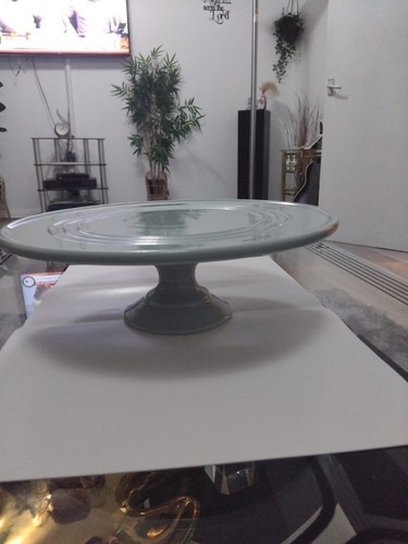 Decorative ceramic pedestal