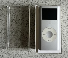 Apple iPod Nano 2nd Generation Silver (4GB)