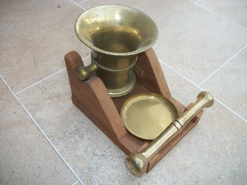 Apothecary mortar and pestle