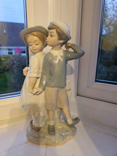 Collectable retired lladro - collectable,