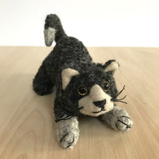 Dora Designs Cat Paperweight