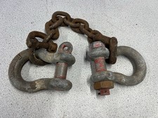 X2 Crosby WLL 8 tonne lifting shackles with connecting metal chain