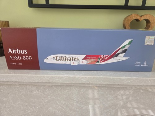Emirates official 200 airbus - official, 1:200