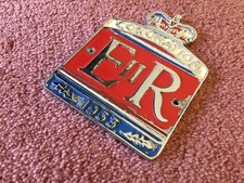 VINTAGE CAR BADGE.( 1953