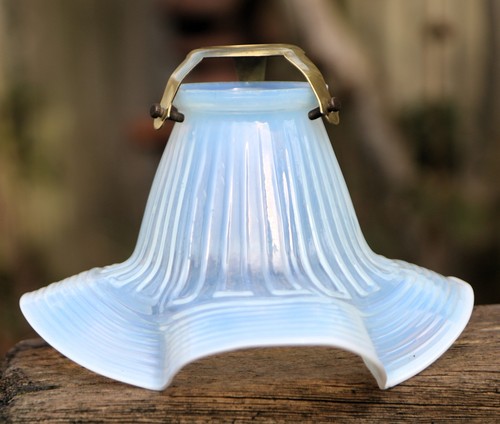 Antique vaseline opalescent - vaseline,