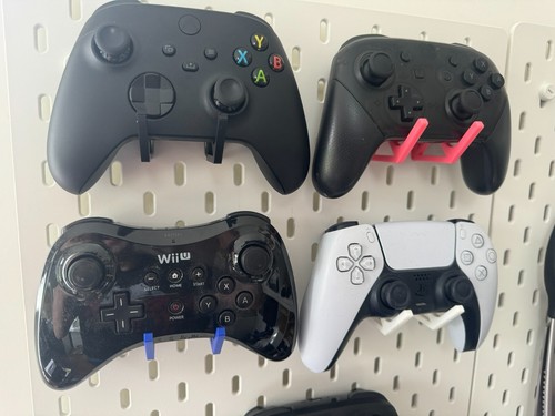 Gaming controller hook display - controller,