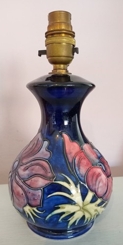 Moorcroft pottery anemone lamp - moorcroft,