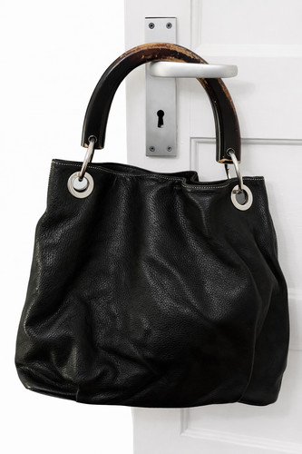 Black leather shoulder bag - shoulder,