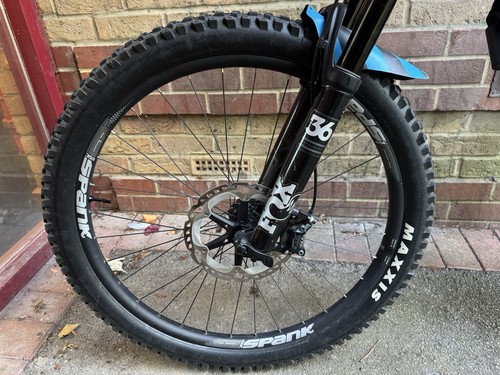 Front wheel spank oozy - front,